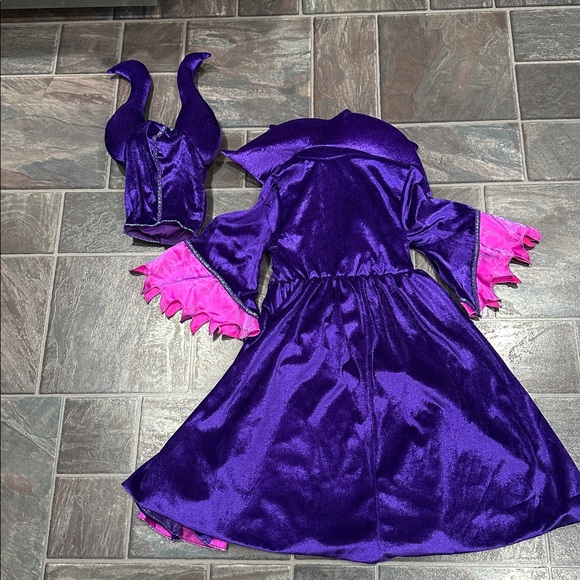 Disney Malificent Costume - Picture 2 of 3